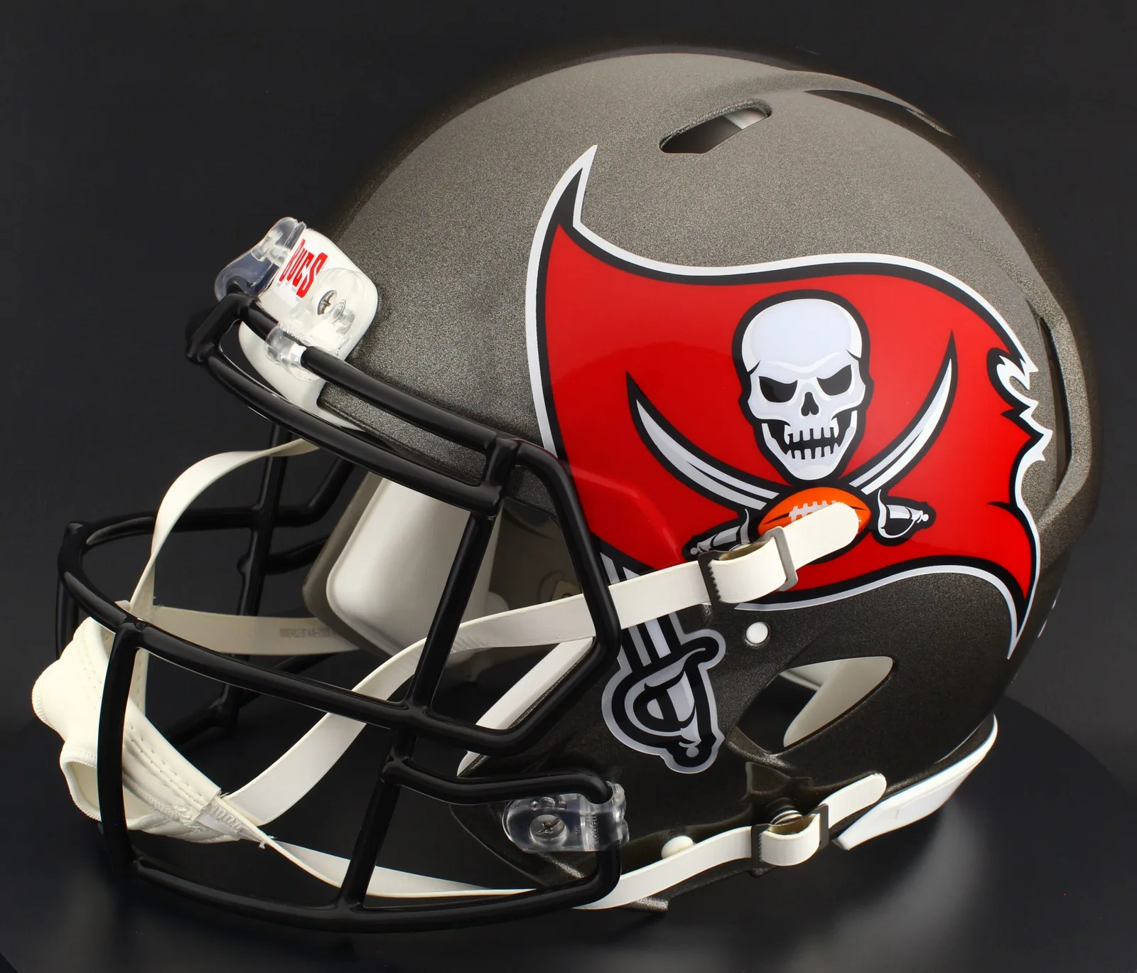 Tampa Bay Buccaneers Riddell Authentic Speed Football Helmet – Pewter Flag Skull