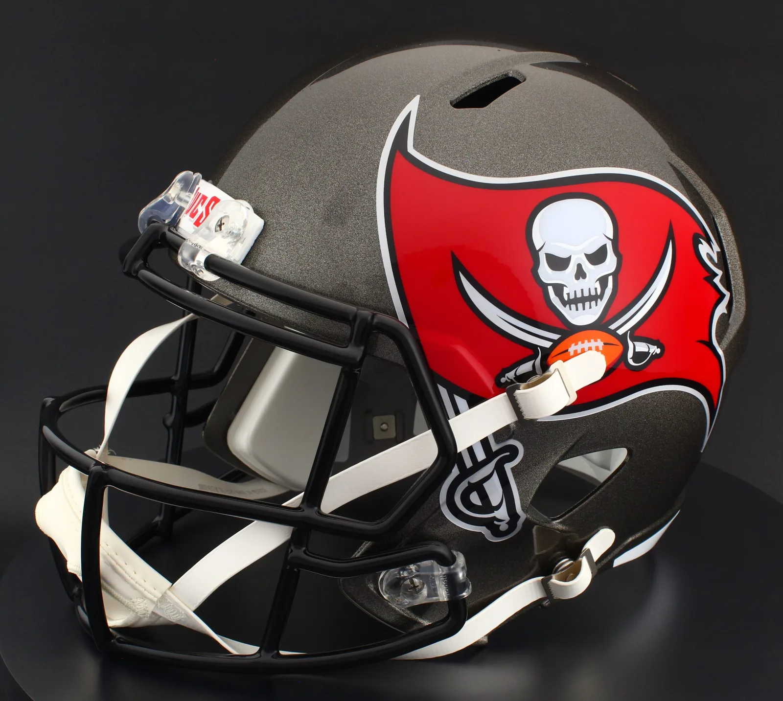 Tampa Bay Buccaneers Riddell Replica Speed Football Helmet – Pewter Flag Skull